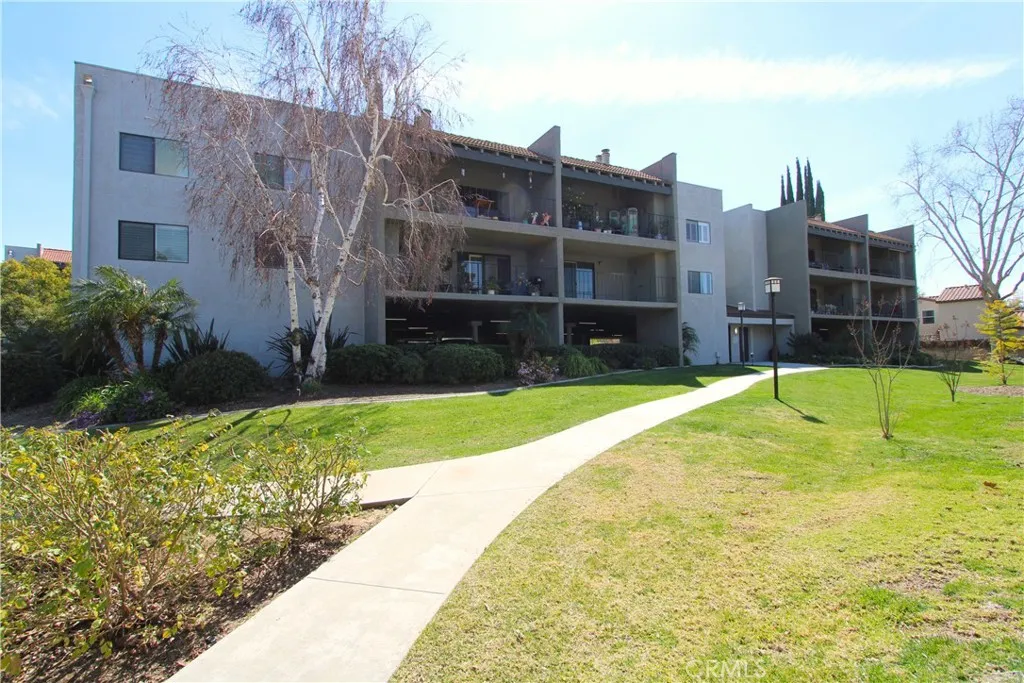 234 E Fern Unit 101 — photo