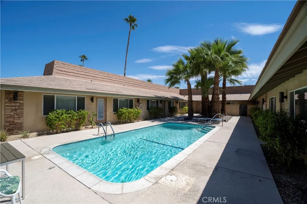 555 S Thornhill Road Unit 8 — photo