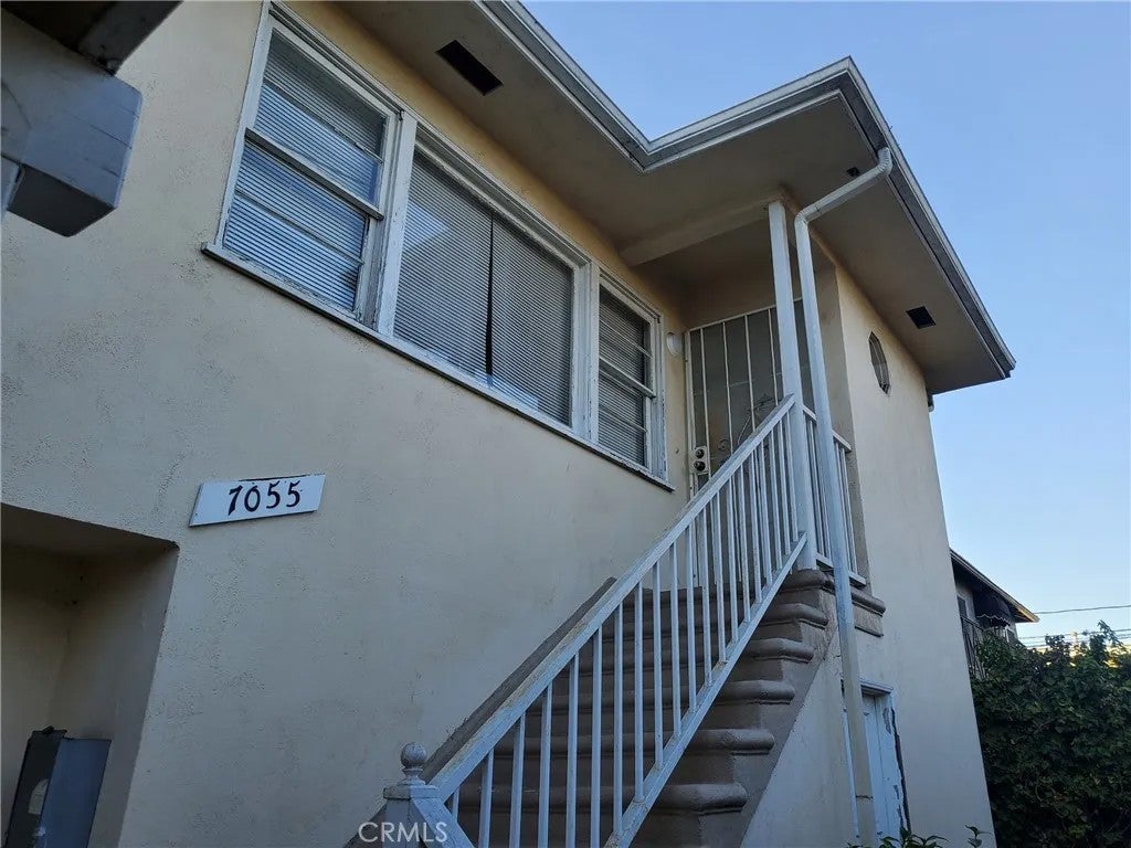 7055 S La Cienega Boulevard — photo