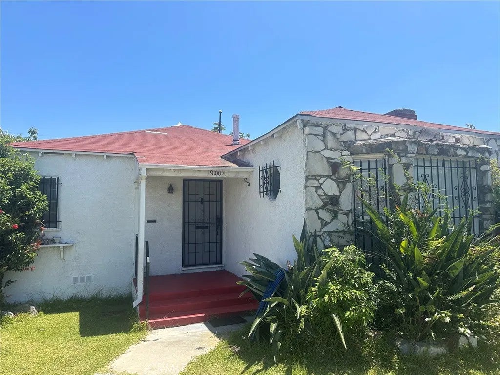 9100 Dalton — photo