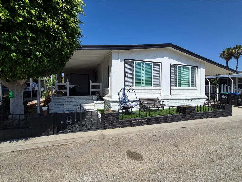 2601 E Victoria 154 — photo