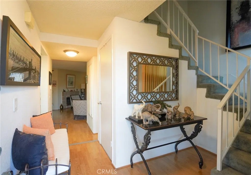 15735 Nordhoff 26 — photo