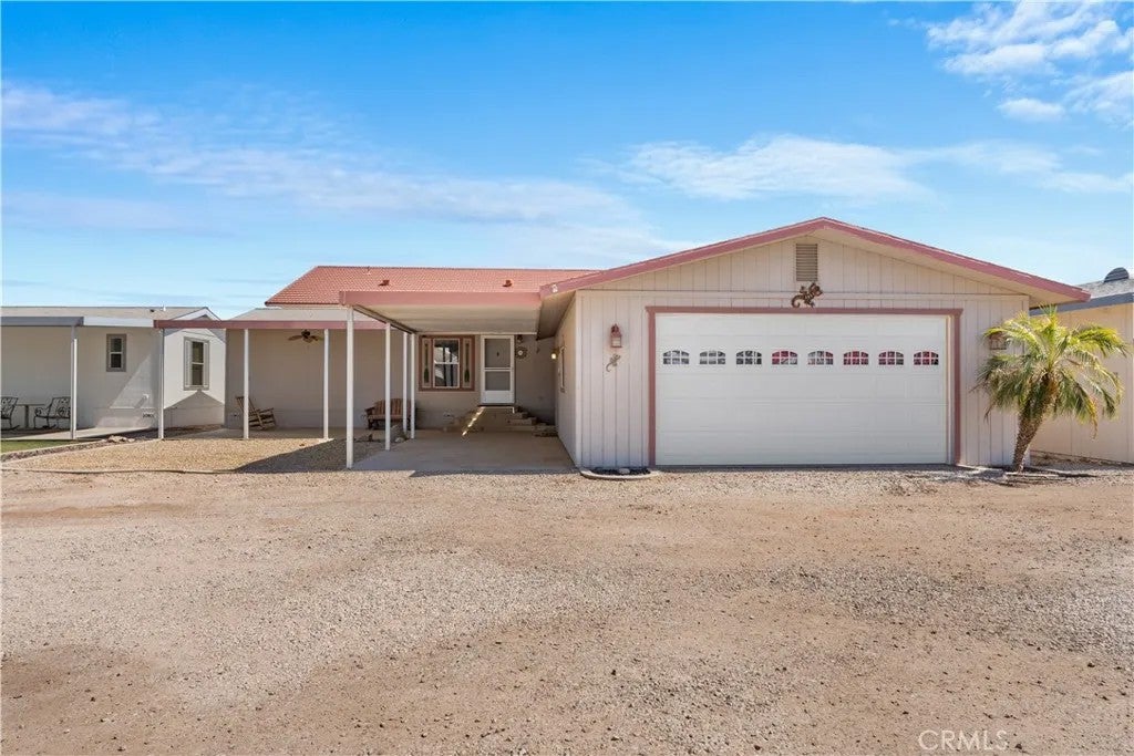 5900 Colorado River 18 — photo