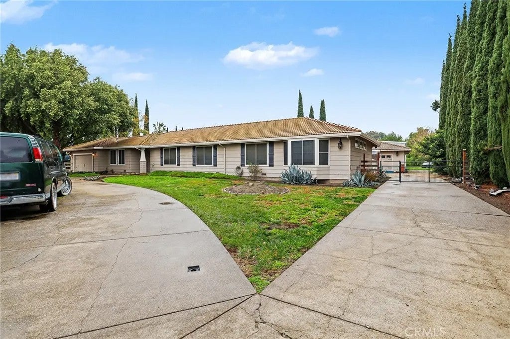 23457 Currier Drive — photo