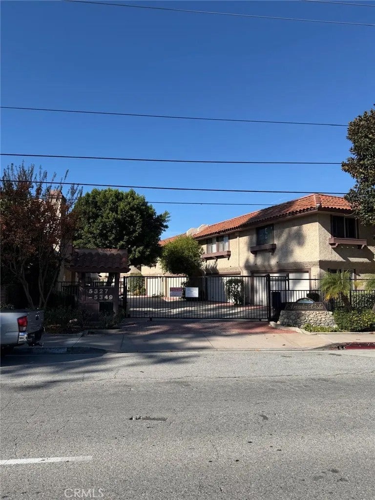 5345 Peck Road B — photo