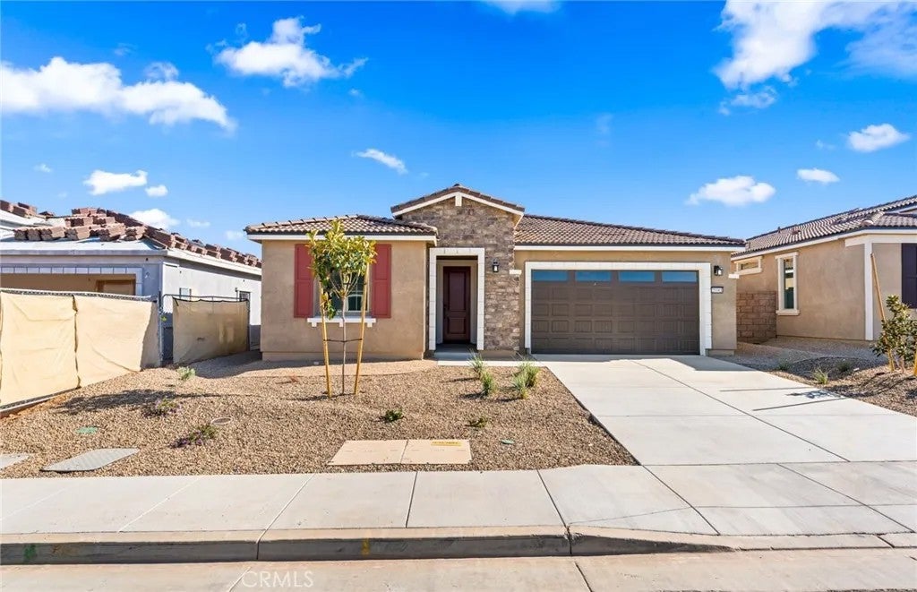 25381 Violane Drive — photo