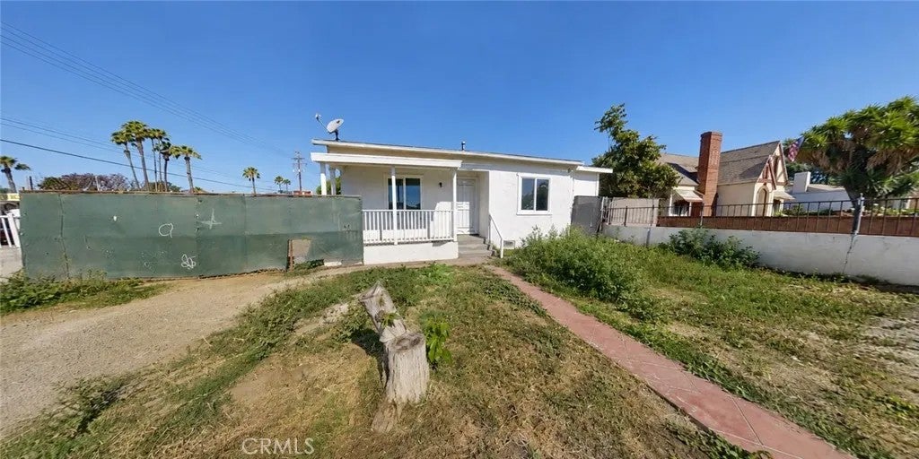 3747 Mintern — photo
