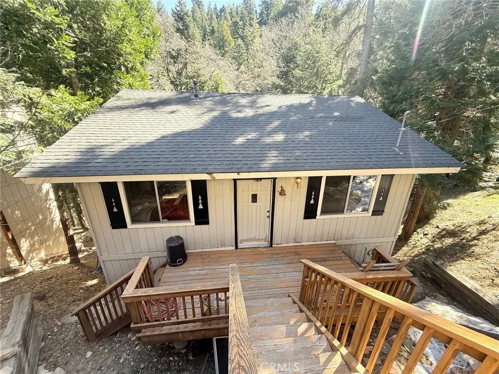 551 Community Drive — photo