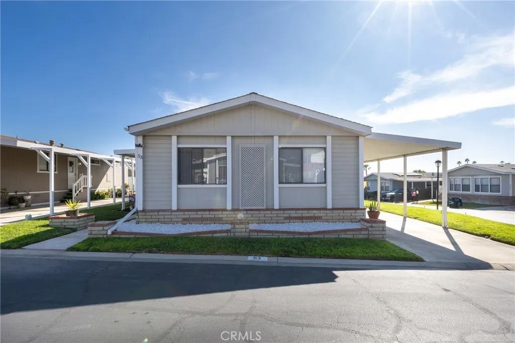 4080 Pedley 53 — photo