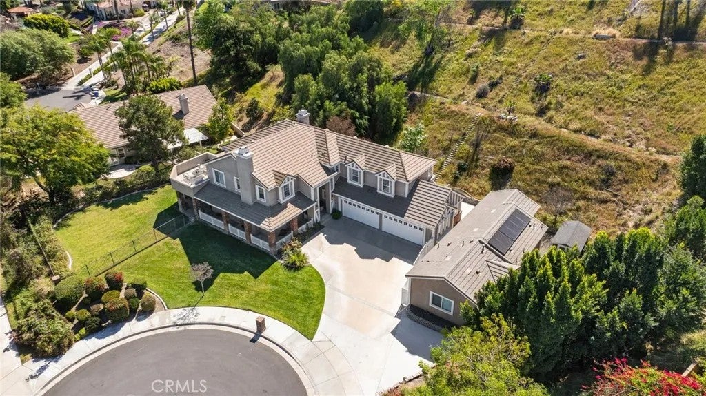 Home in Riverside, CA 92506 — photo 2