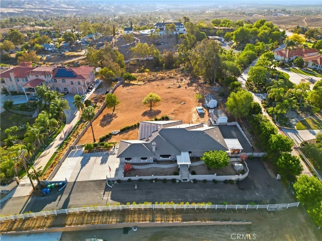 16025 Perry Heights — photo