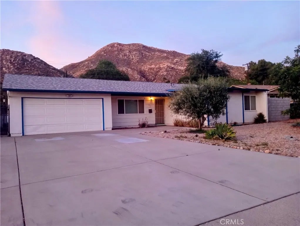 657 Glenhill Drive — photo