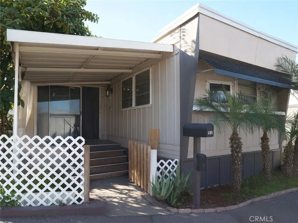 1045 Azusa 191 — photo
