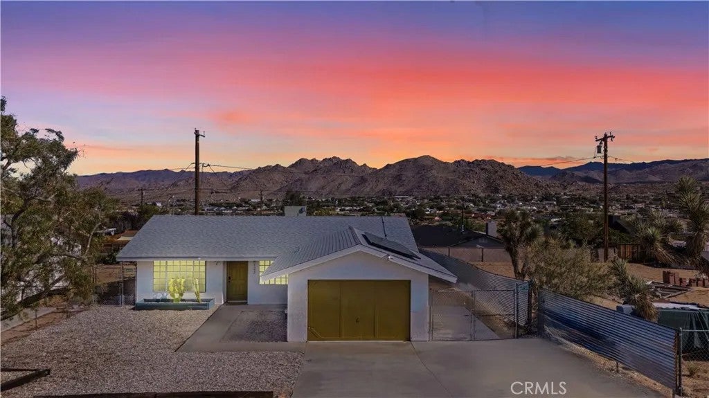 6123 Scenic — photo