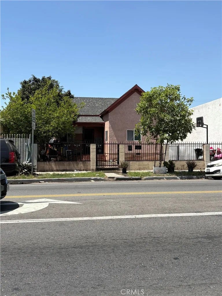 7607 S San Pedro — photo