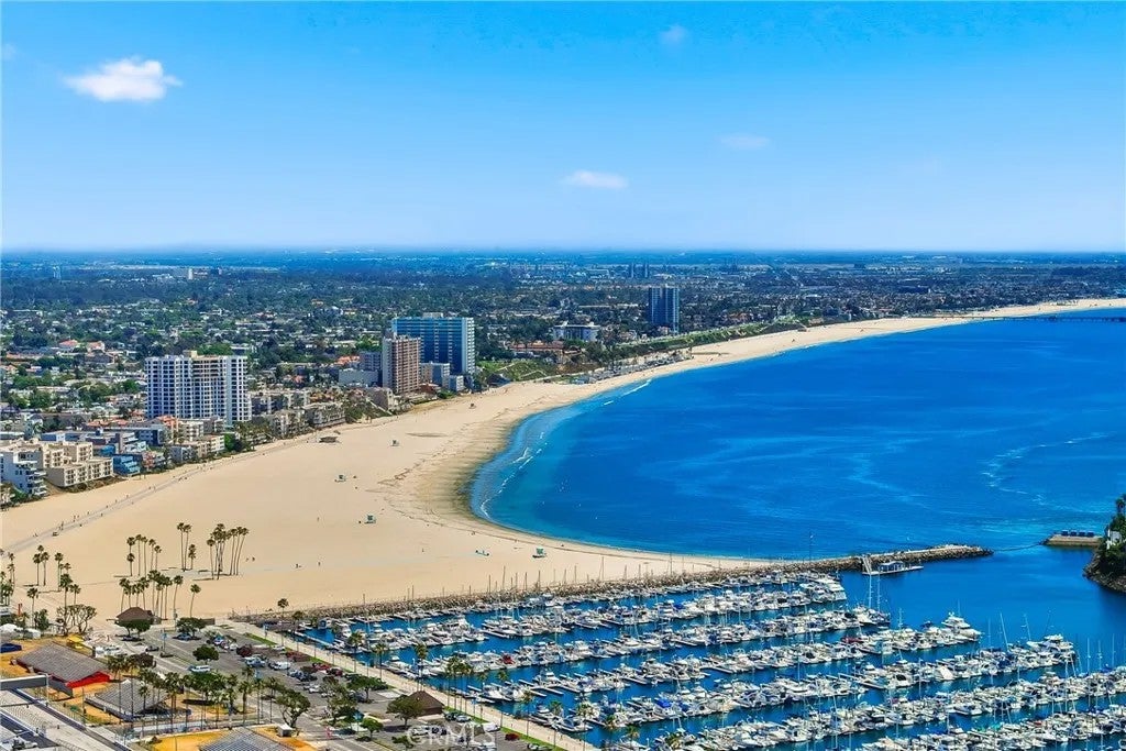 360 W Ocean Boulevard 607 — photo