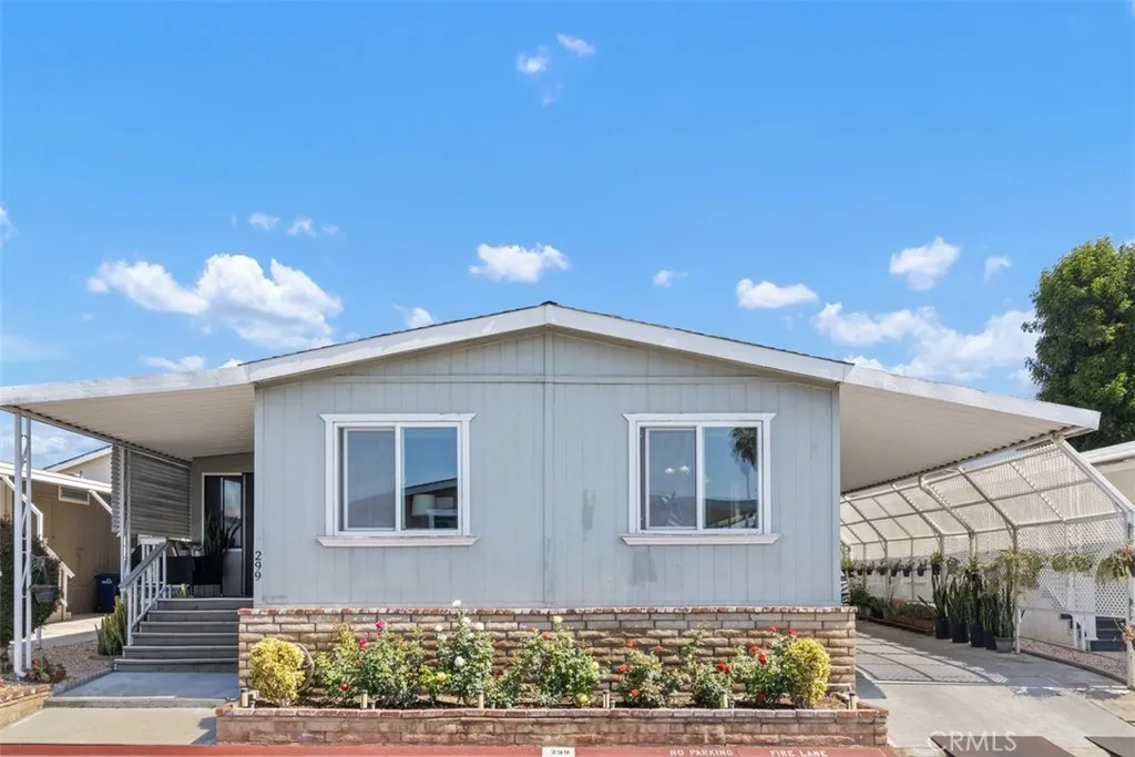 1456 E Philadelphia St Spc 299 — photo
