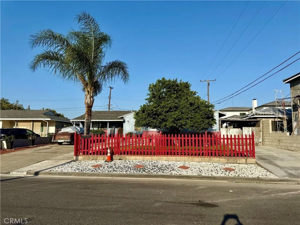 11822 Mac Murray Street — photo