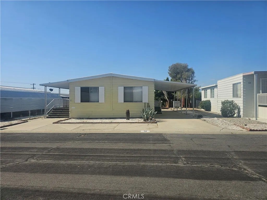 14777 Palm 52 — photo