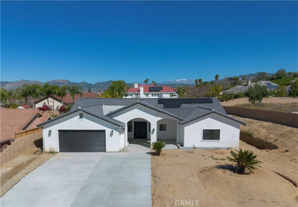 44270 Whittier — photo