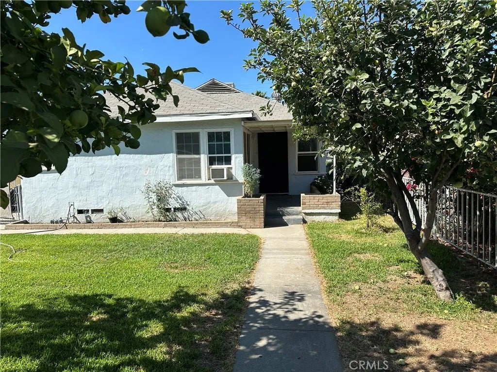3432 Russell — photo