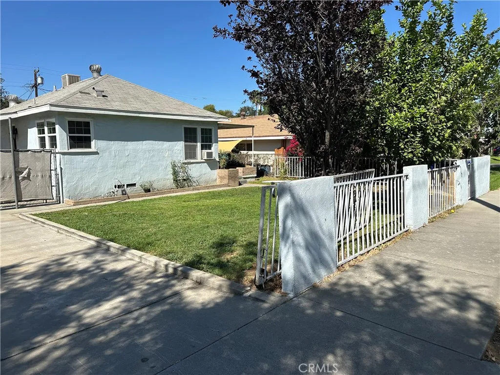 3432 Russell, Riverside, CA 92501 — photo 2