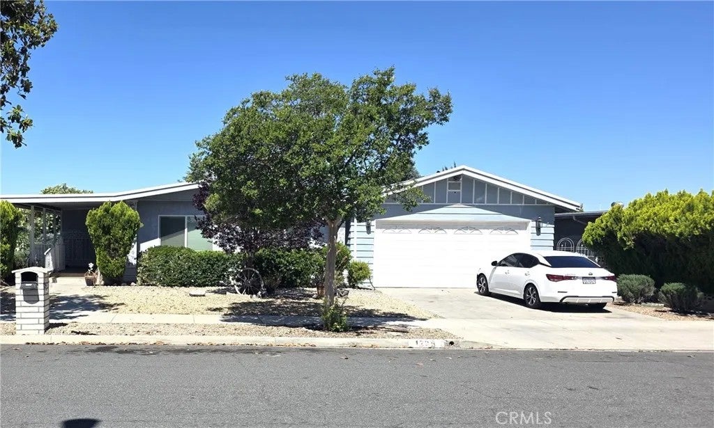 1239 Brentwood — photo