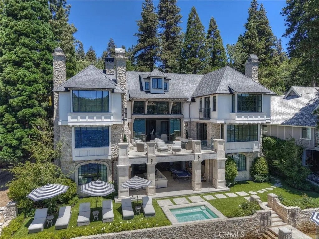 Home in Lake Arrowhead, CA 92352 — photo 2