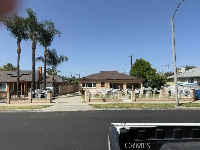 1082 Fremont — photo