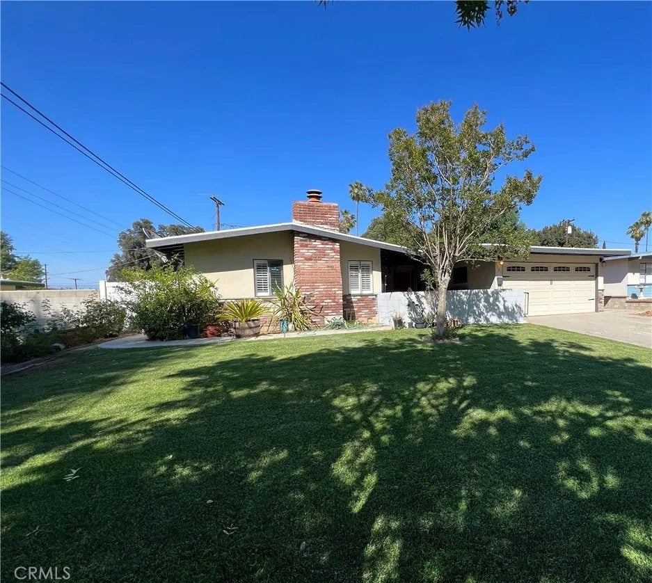 3085 Kathleen Street — photo