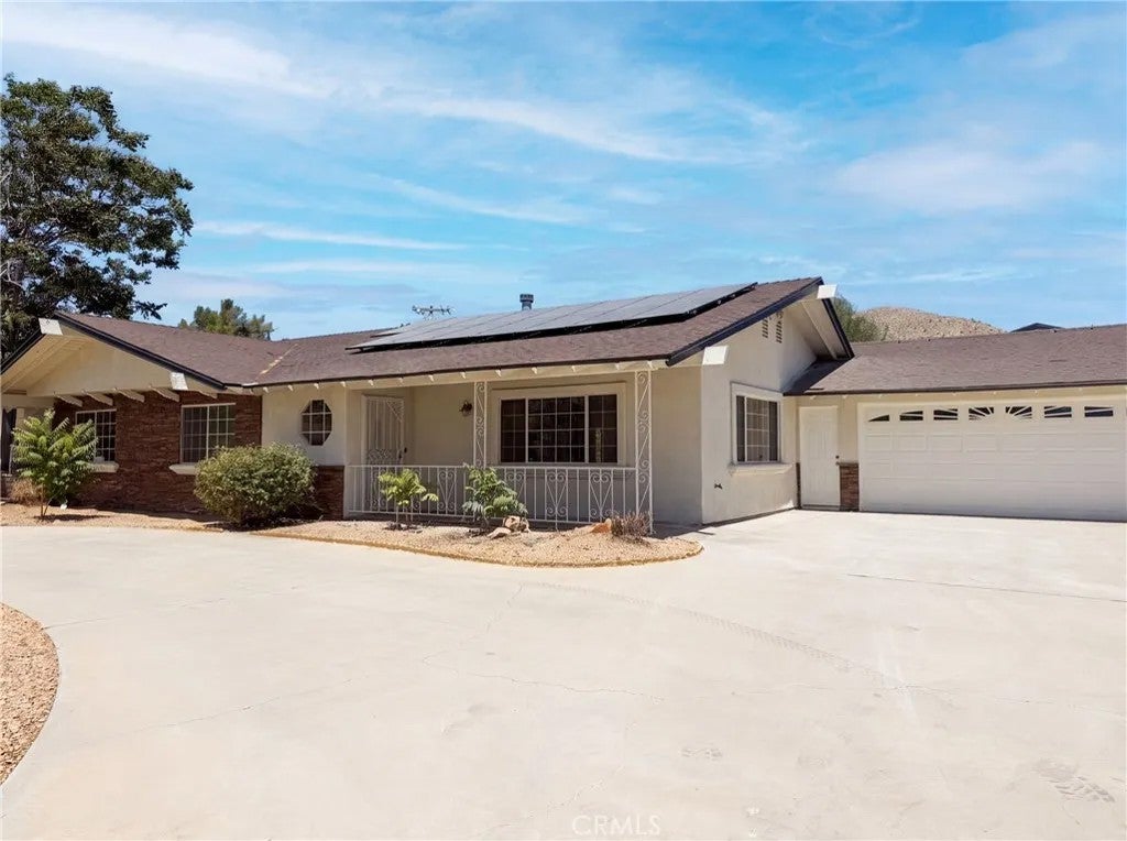 54804 Martinez — photo