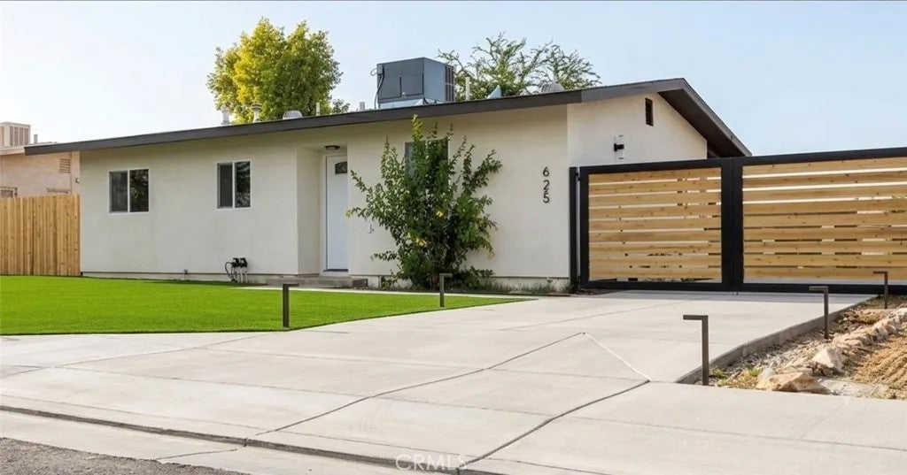 82360 Tahquitz — photo