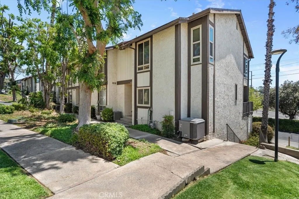 4727 Knickerbocker, Riverside, CA 92501 — photo 2