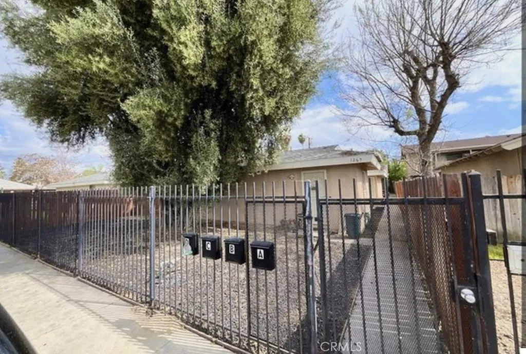 1265 Olive Tree Lane Unit C — photo