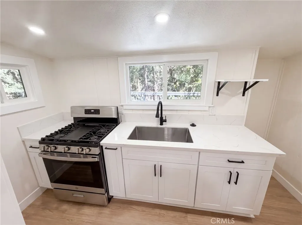 982 Oak, Crestline, CA 92325 — photo 2
