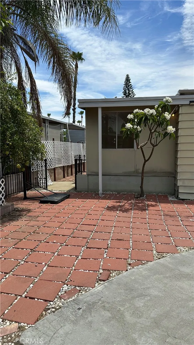 1025 S Riverside #21, Rialto, CA 92376 — photo 2