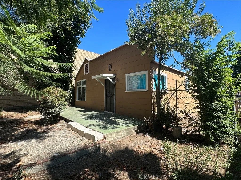 211 S Riverside — photo