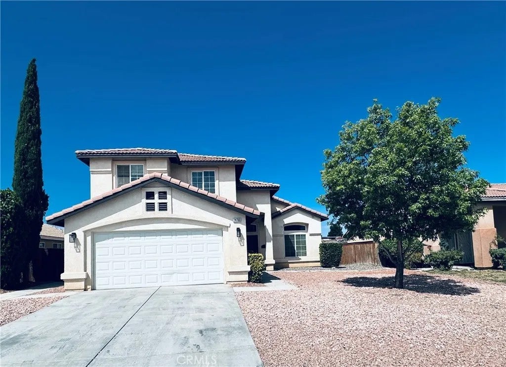 14760 Sandstone — photo