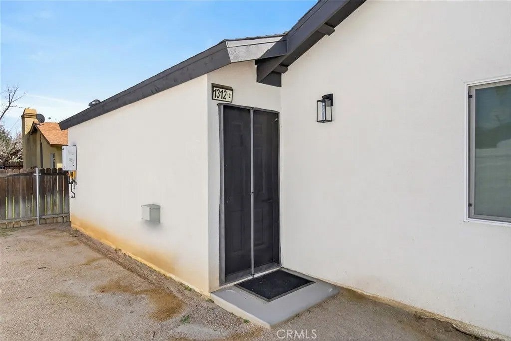 1312 Live Oak Court 2 — photo