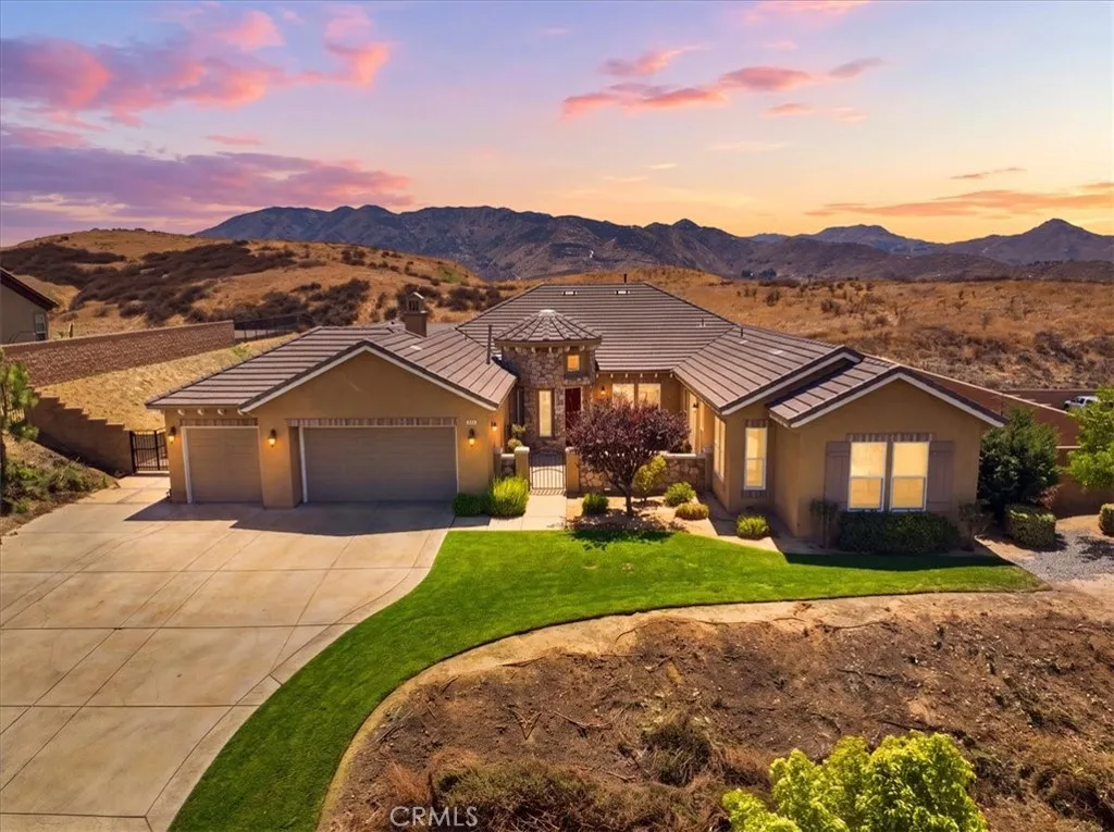3086 Crystal Ridge Lane, Colton, CA 92324
