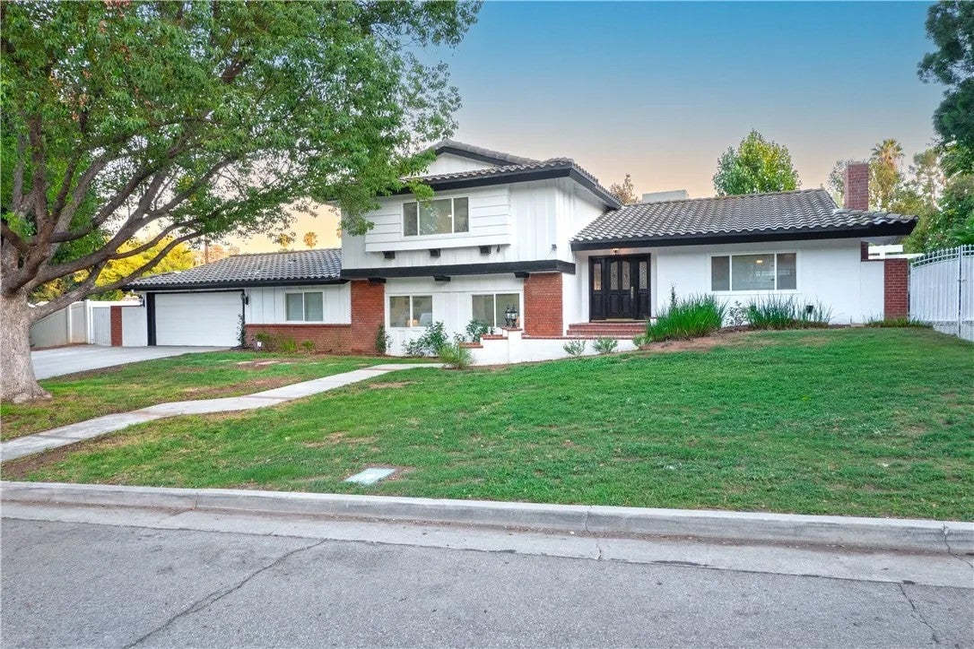 2350 Shadow Hill Drive — photo