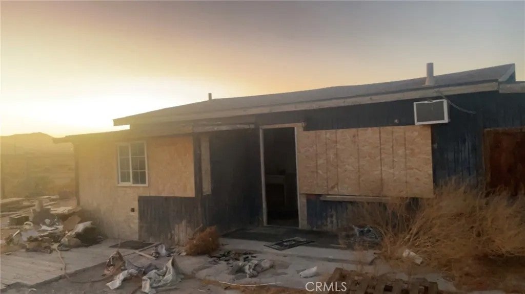 15220 Wolf Haven — photo