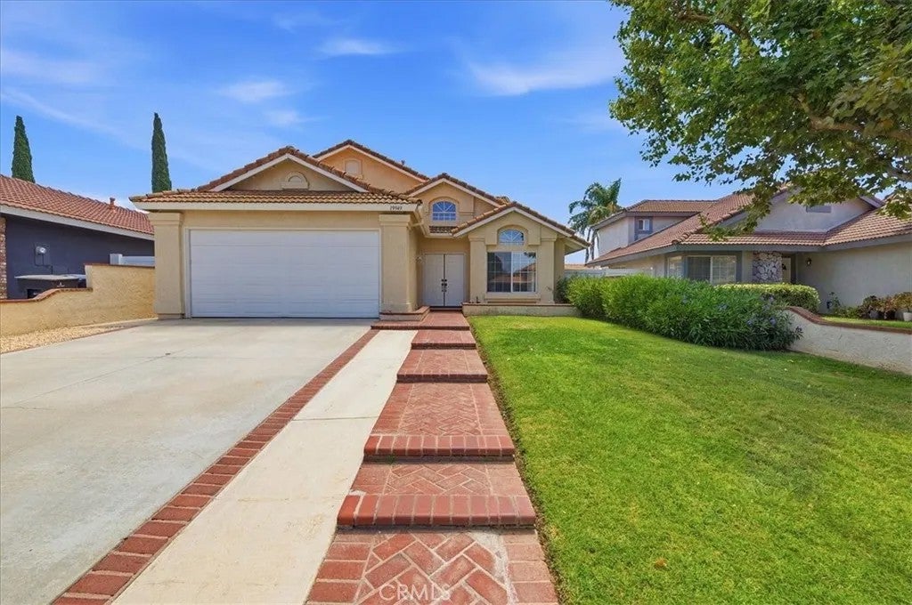 19949 Silvercrest — photo