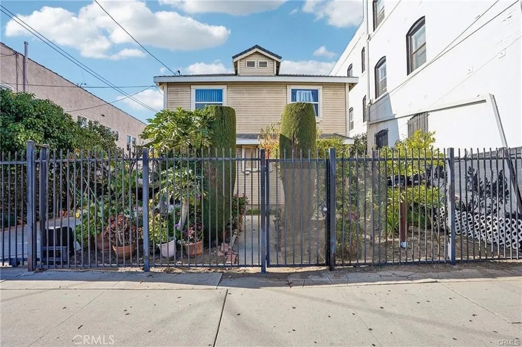 1503 W Adams — photo