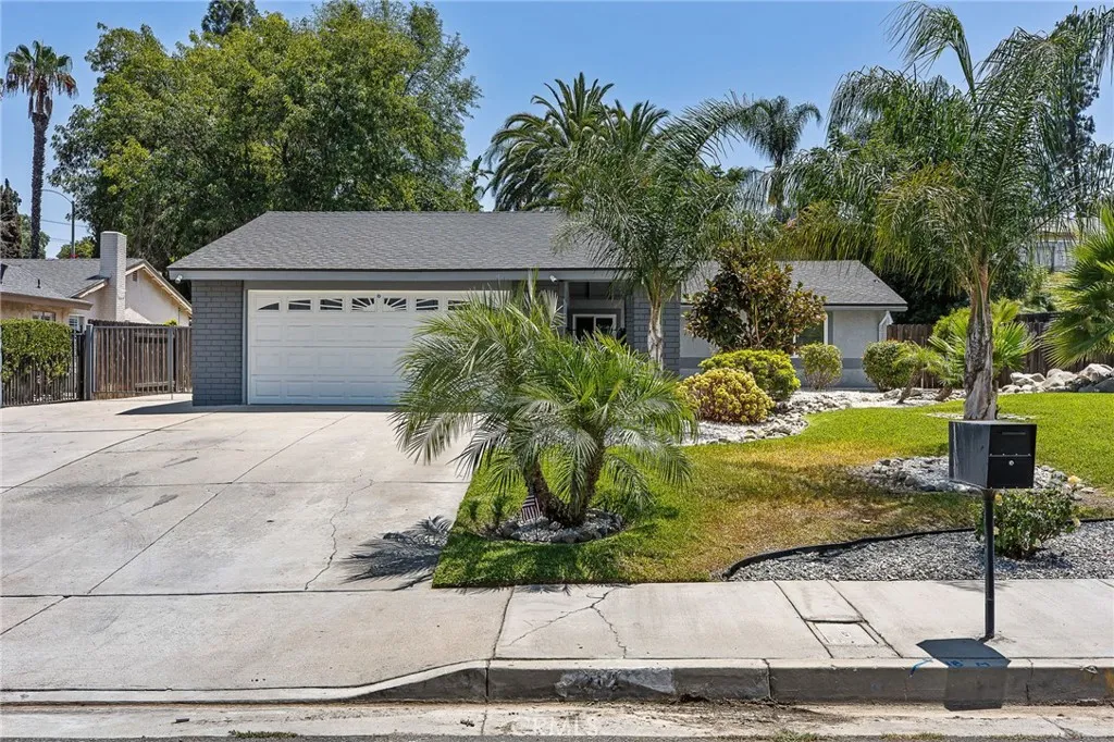 2132 Trafalgar, Riverside, CA 92506 — photo 2