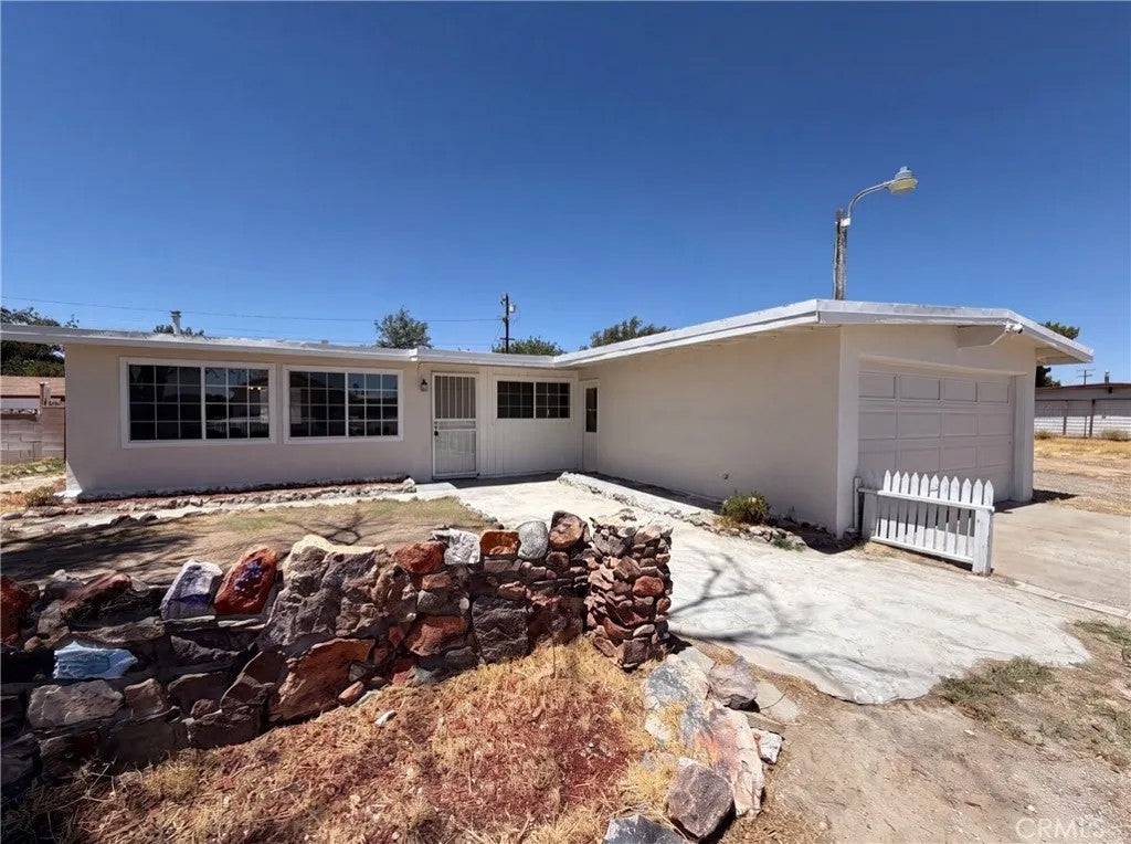 13325 Lamel — photo