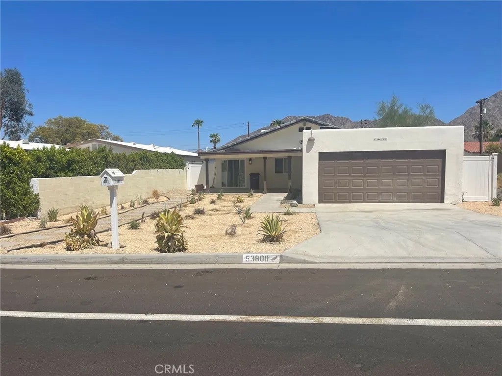 53800 Avenida Montezuma — photo
