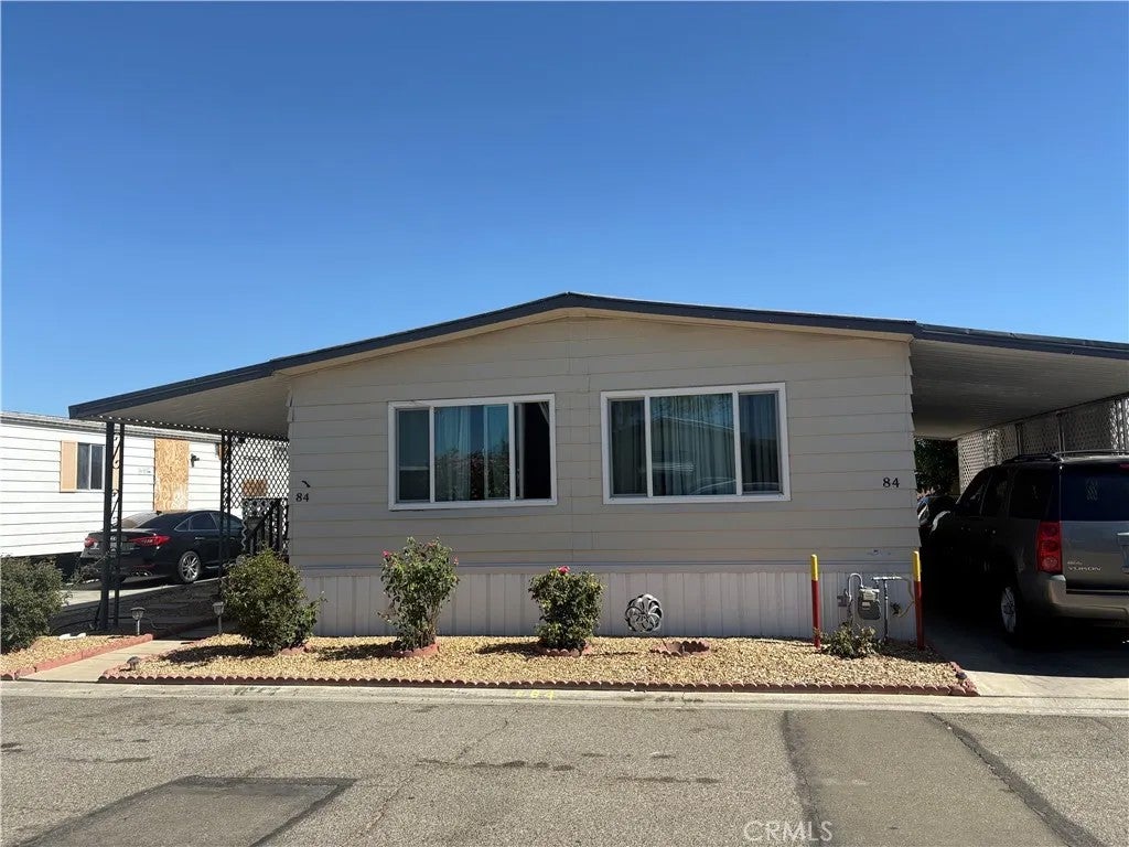 15252 Seneca 84 — photo