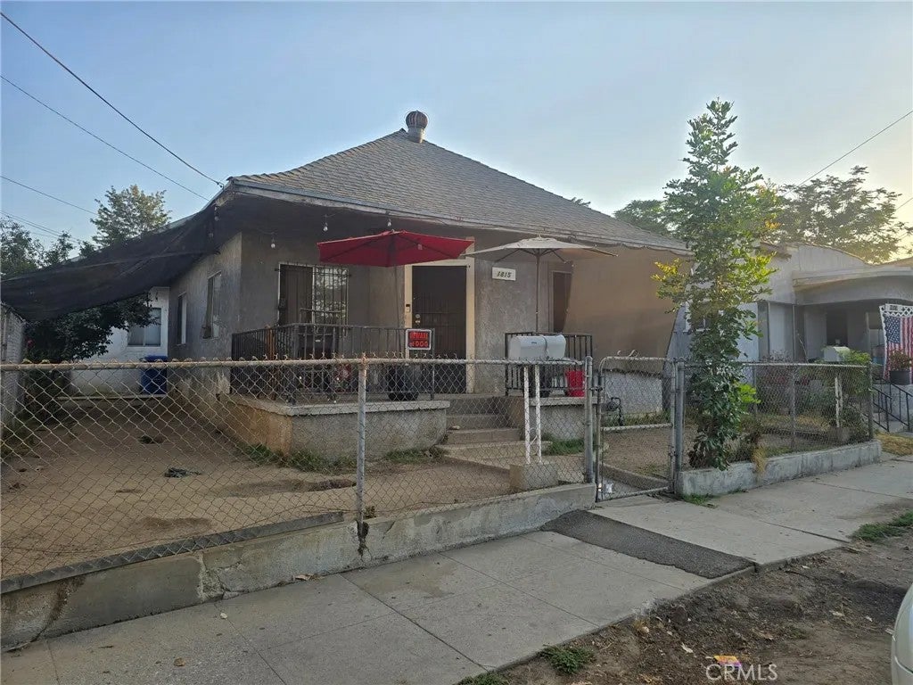 1815 E 3rd — photo