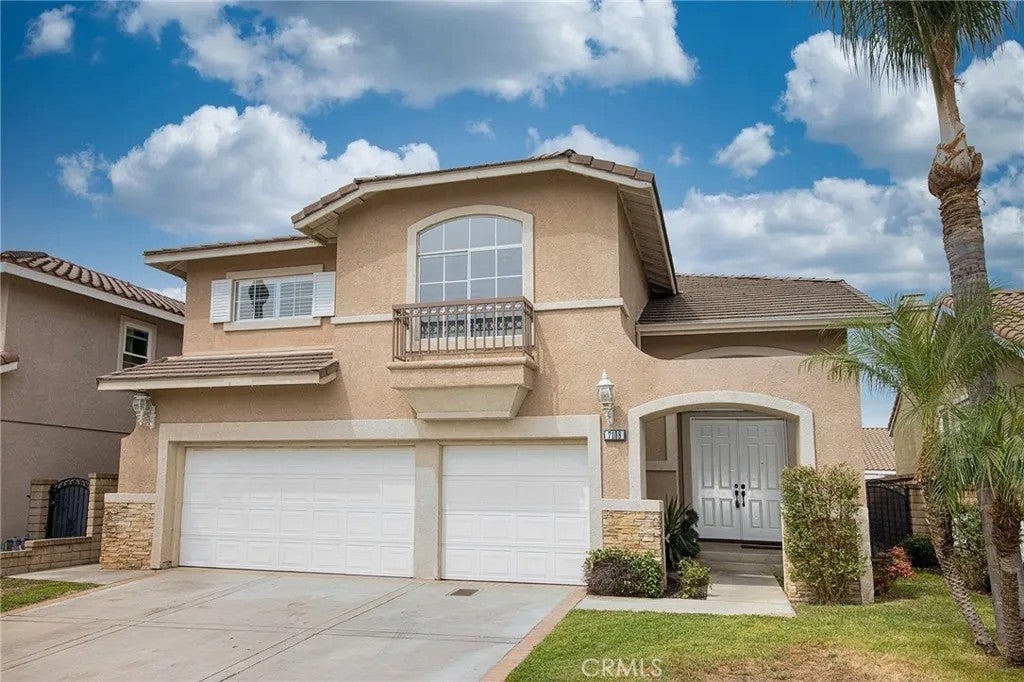 7108 Bronte — photo